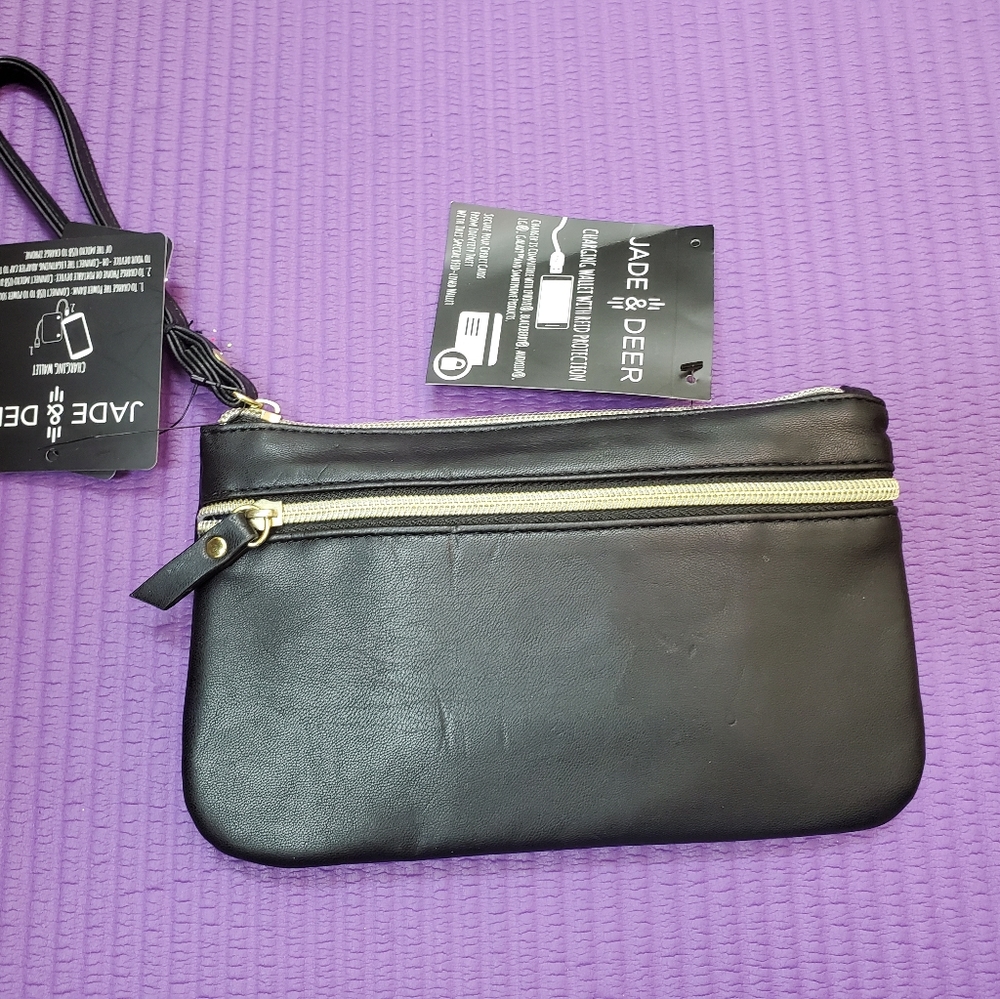 Jade & Deer charging wallet